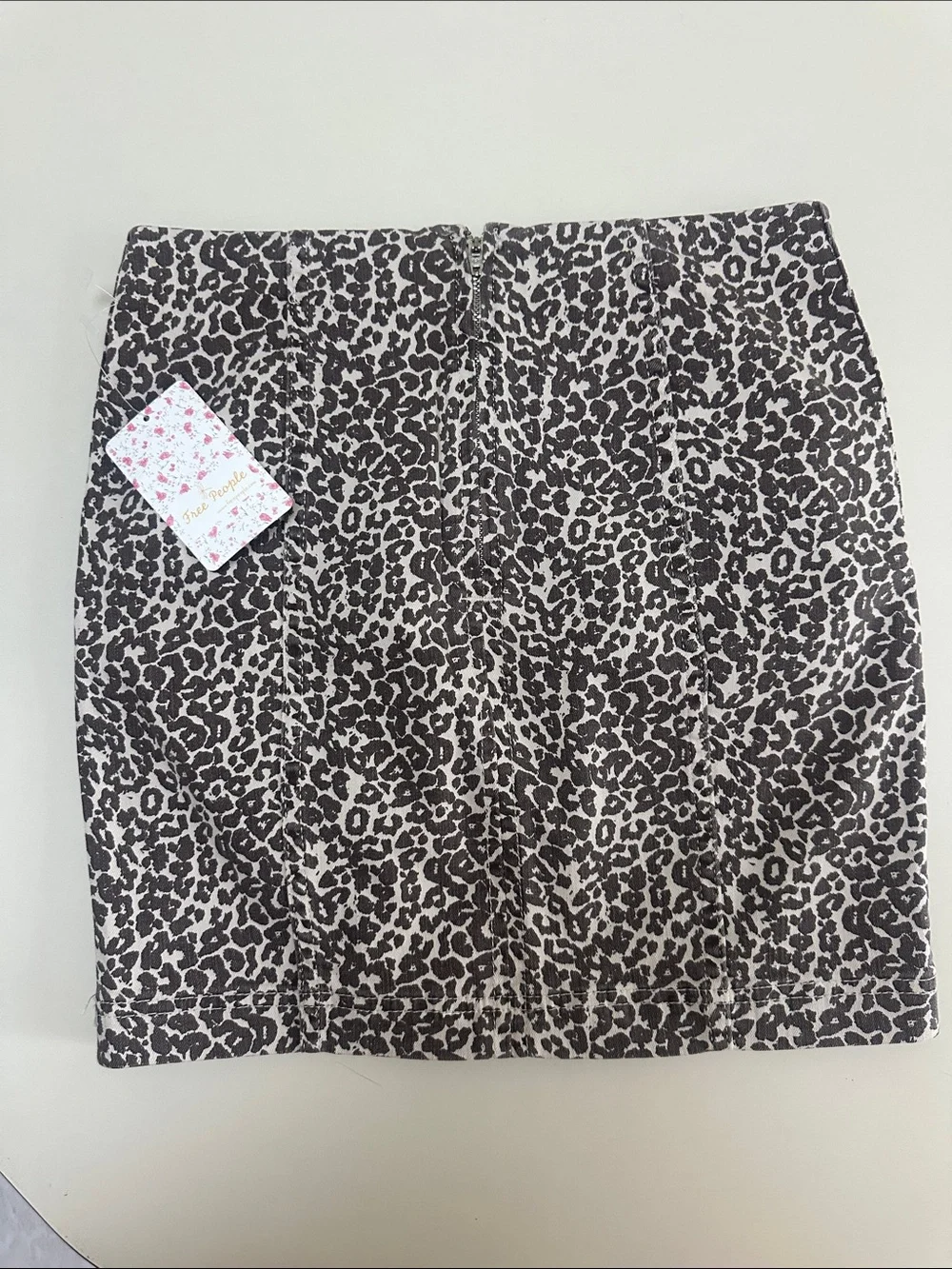🆕 FREE PEOPLE Beige and Black Leopard Print Mini Skirt NWT SIZE 2